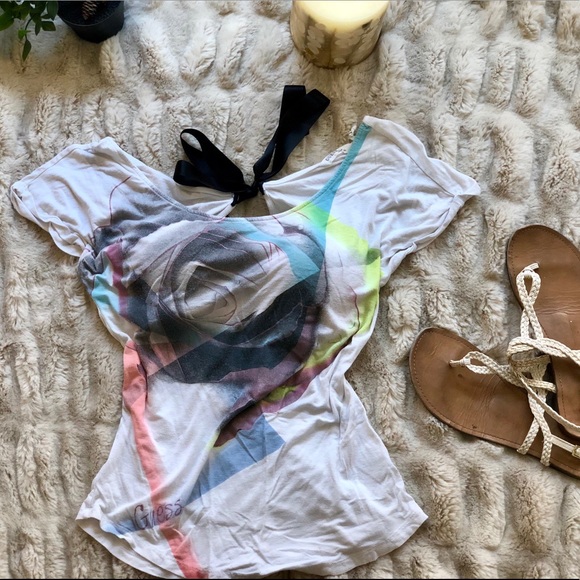 Gorgeous floral Guess shirt with bow - Picture 6 of 7